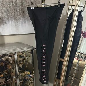 Victoria Sport Black Leggings